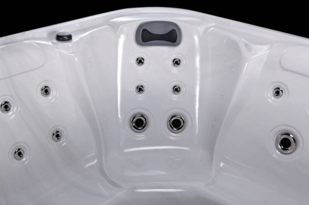 Гидромассажный спа-бассейн Sunrans SR801B Гидромассажный спа-бассейн Sunrans SR801B