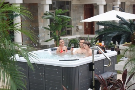 Гидромассажный бассейн Sunrans SR866