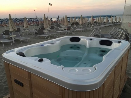 Гидромассажный бассейн Sunrans SR837 Гидромассажный бассейн Sunrans SR837